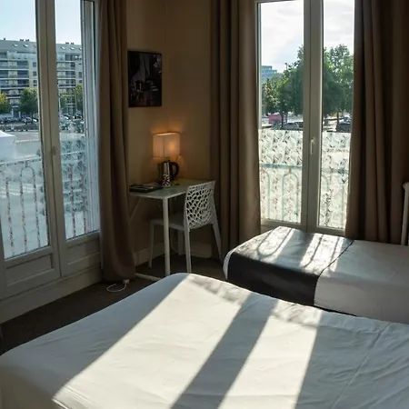 尤尼维斯酒店 2*