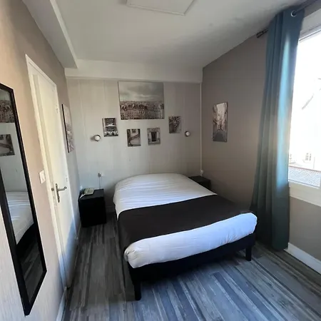 酒店 尤尼维斯酒店 2*