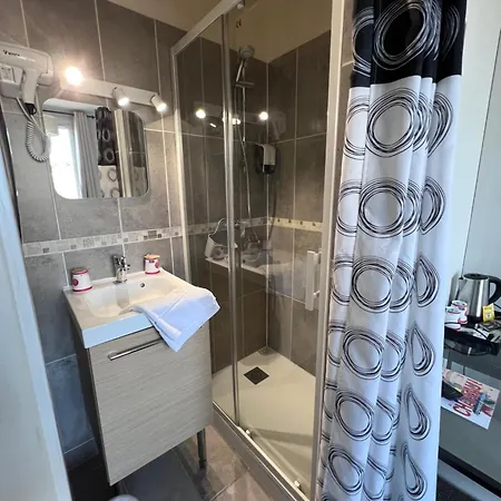 ド リュニヴェール ホテル カーン