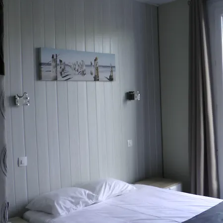 尤尼维斯酒店 2*