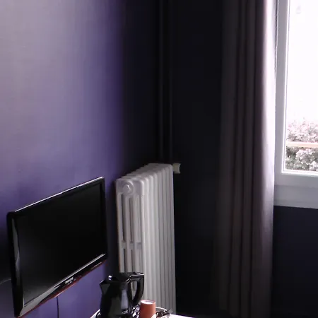 De L'univers Hotel 2*