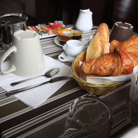 尤尼维斯酒店 酒店