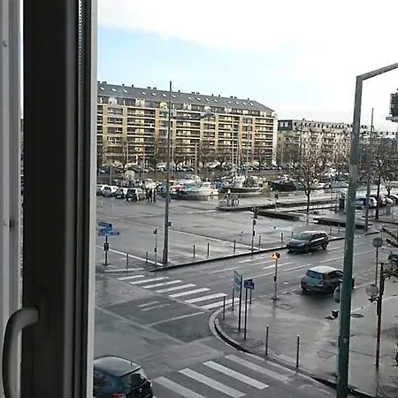 De L'univers Hotel 2*