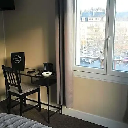 De L'univers Hotel 2*
