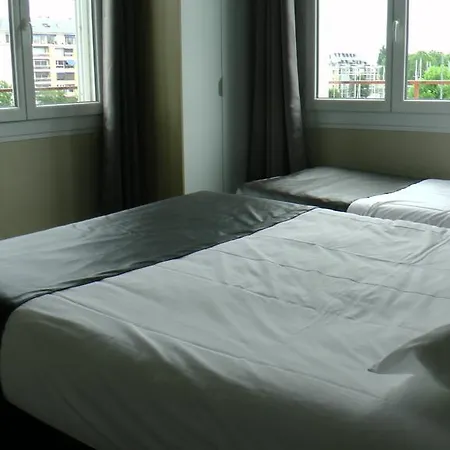 酒店 尤尼维斯酒店 2*