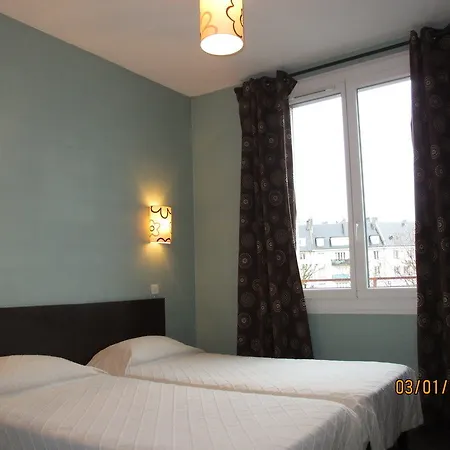 尤尼维斯酒店 酒店