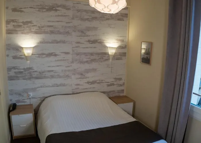 尤尼维斯酒店 2* 凯恩