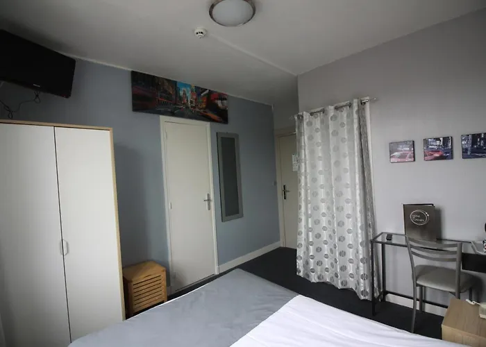 尤尼维斯酒店 酒店 2*