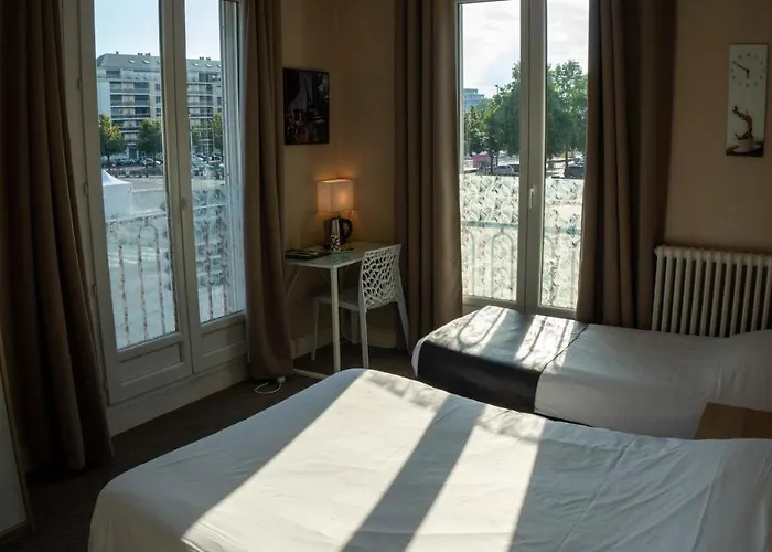 尤尼维斯酒店 2*