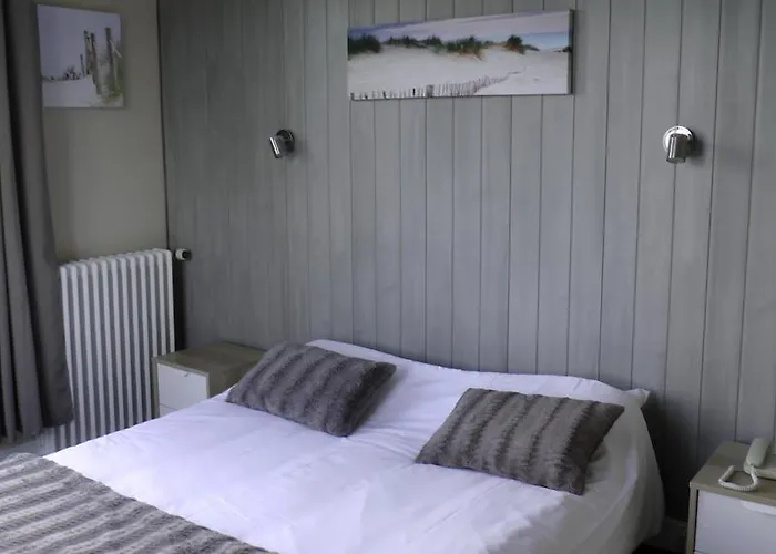 尤尼维斯酒店 2*