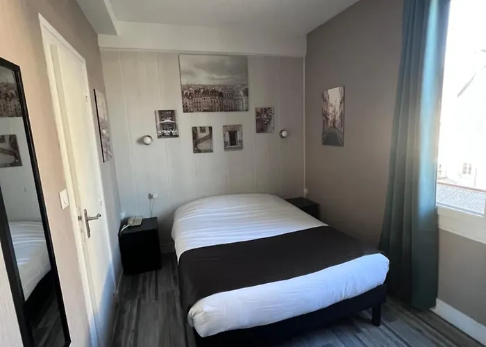 Hotel De L'univers 2*