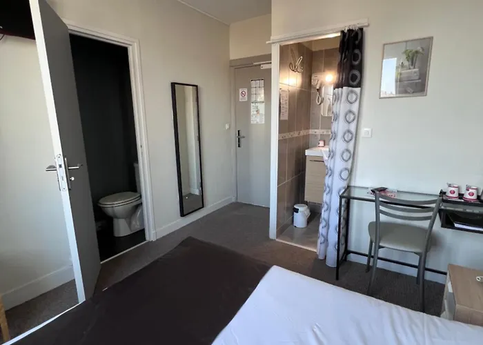 Hotel De L'univers 2*