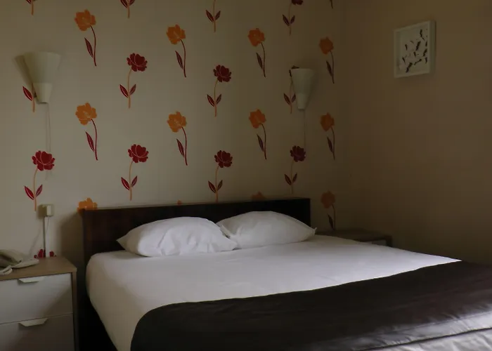 尤尼维斯酒店 2*