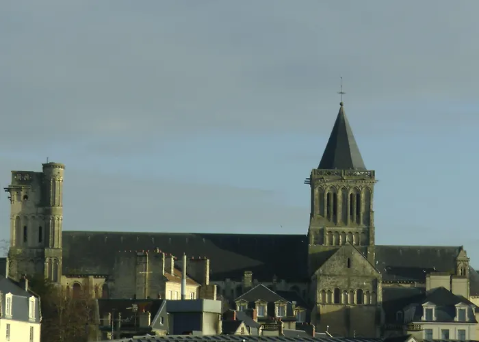 尤尼维斯酒店 酒店 凯恩