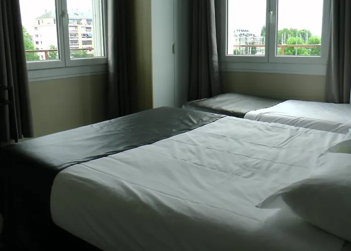 酒店 尤尼维斯酒店 2*