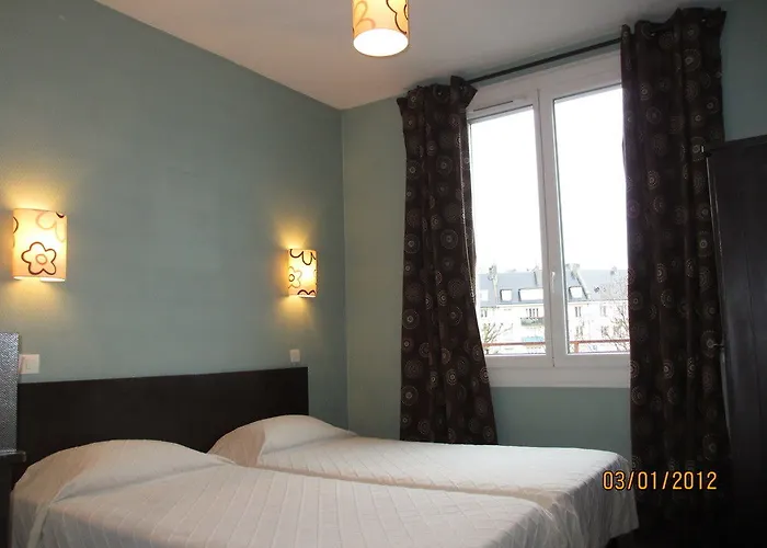 尤尼维斯酒店 酒店